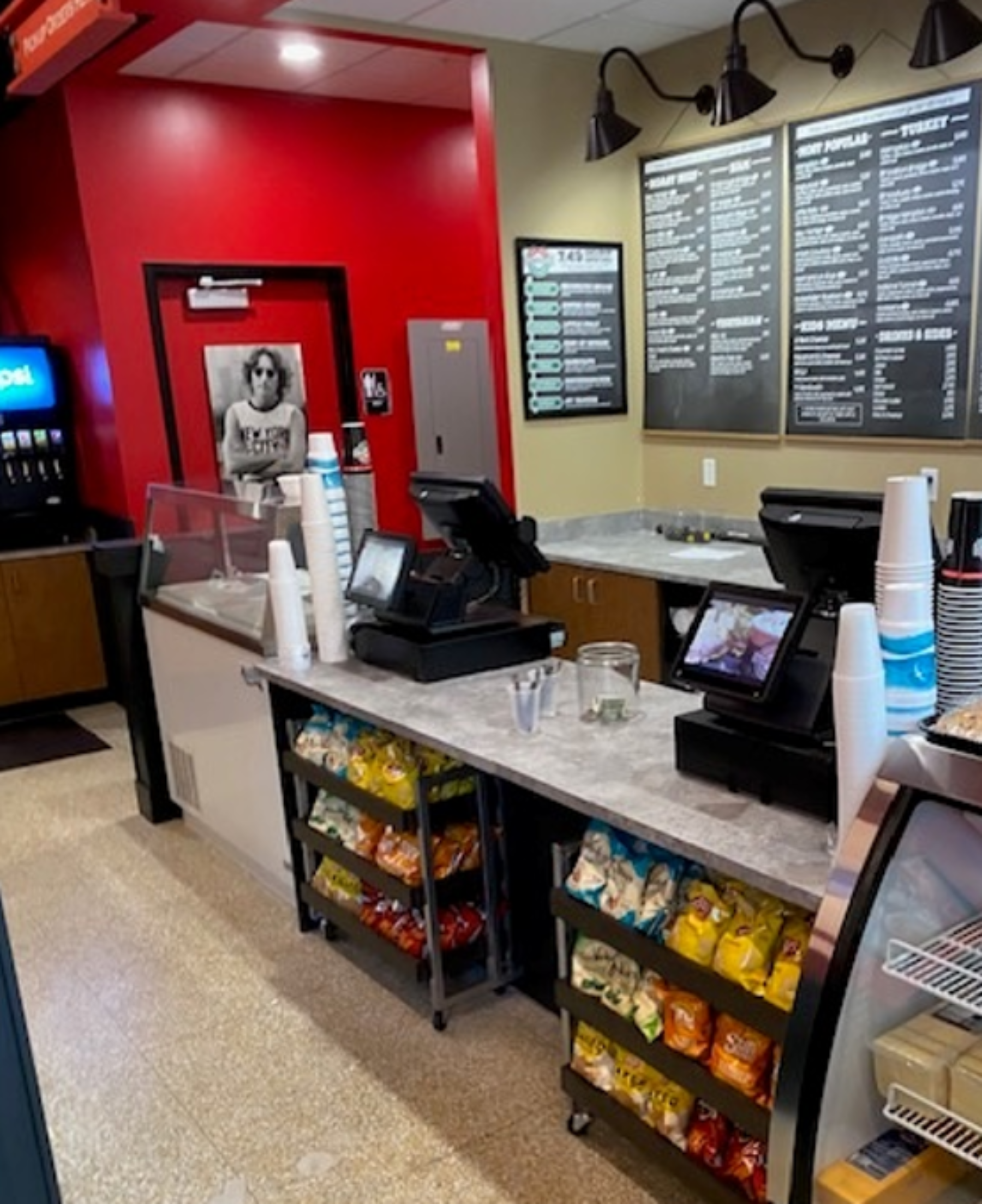 gandolfos-deli-service-counter